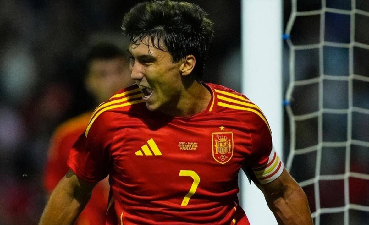 西甲12场仅首发1次！皇马“太子”表现平庸却成五大豪强争抢焦点