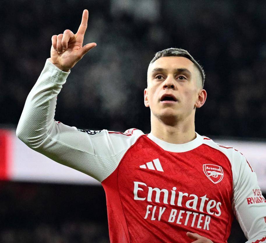 特罗萨德传射，阿森纳4-1终结维拉11连胜，曼城大失所望无缘登顶